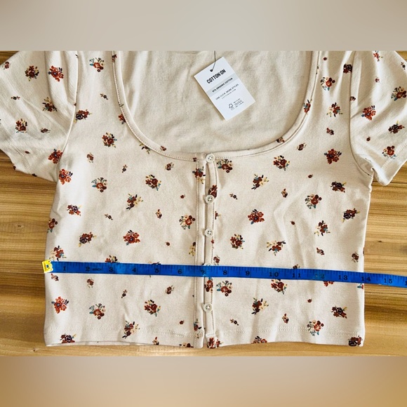 NEW Cotton On Sammie Scoop Neck Short Sleeve Crop Top Women’s size Medium NWT - Picture 7 of 12